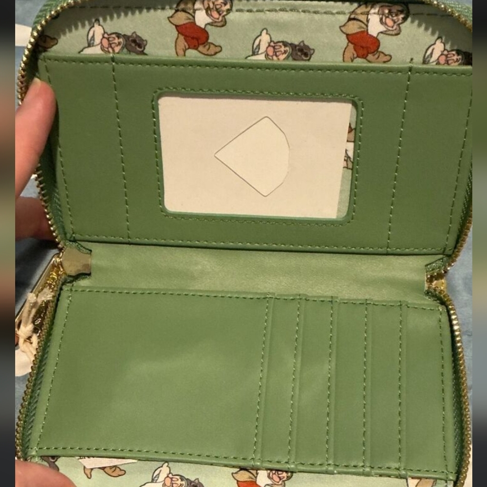 COPY - Disney× Loungefly Sleepy wallet
